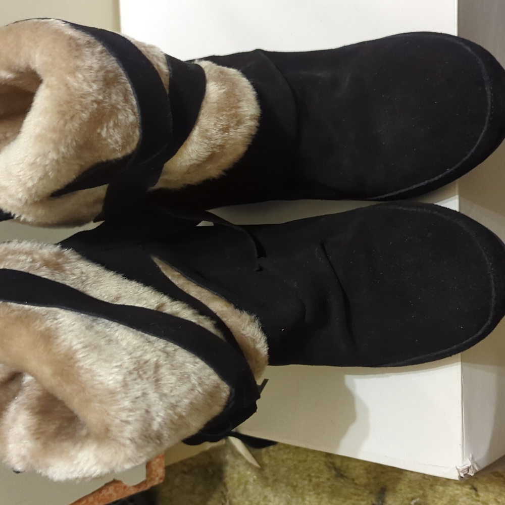 Aldo hidden wedge boots size 40 black/ cream fur lined suede 3 inch hidden wedge